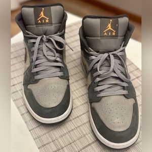 Men’s Nike Air Jordan 1 Mid SE